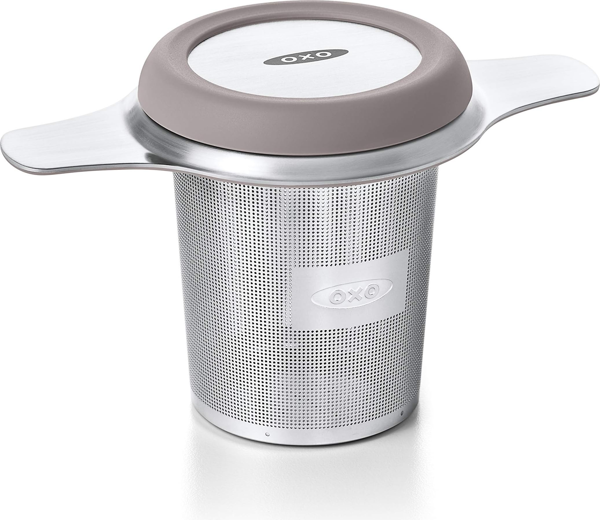 OXO cesta frontal de acero inoxidable mostrando capacidad y diseño