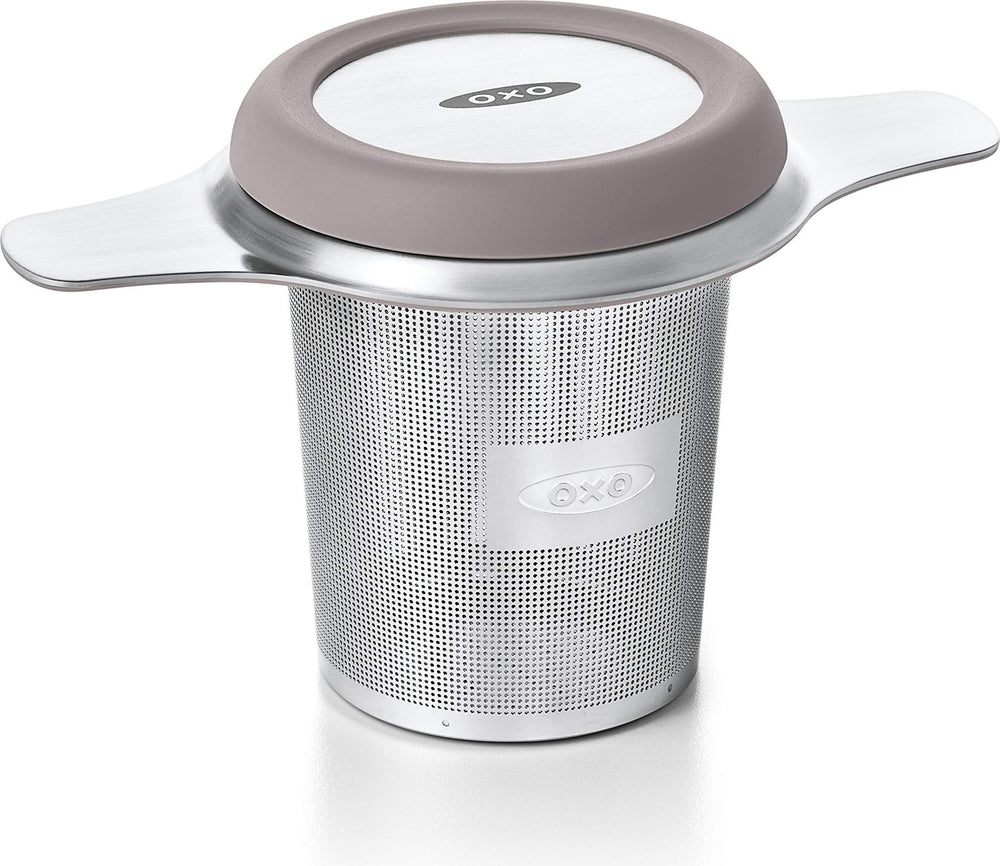 OXO cesta frontal de acero inoxidable mostrando capacidad y diseño