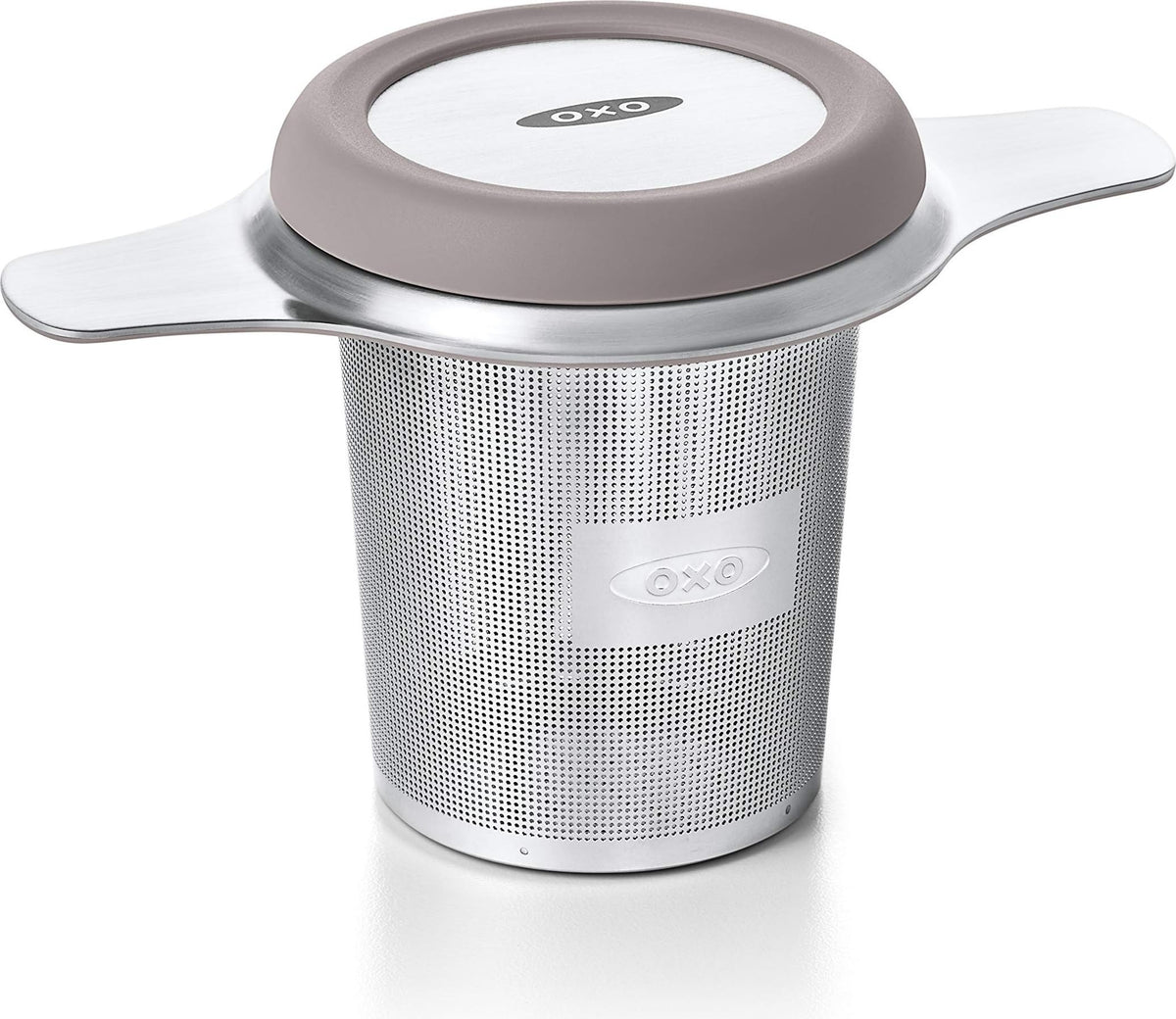 OXO cesta frontal de acero inoxidable mostrando capacidad y diseño