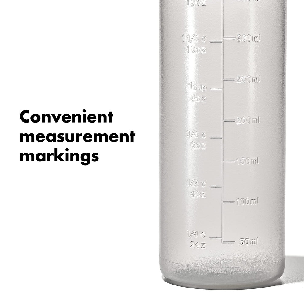 OXO comparación tamaños 12 oz y 16 oz mostrando escala útil