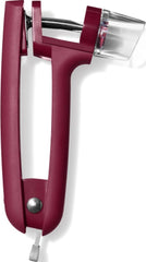 OXO deshuesador frontal Beet mostrando copa amplia y beneficio de capacidad