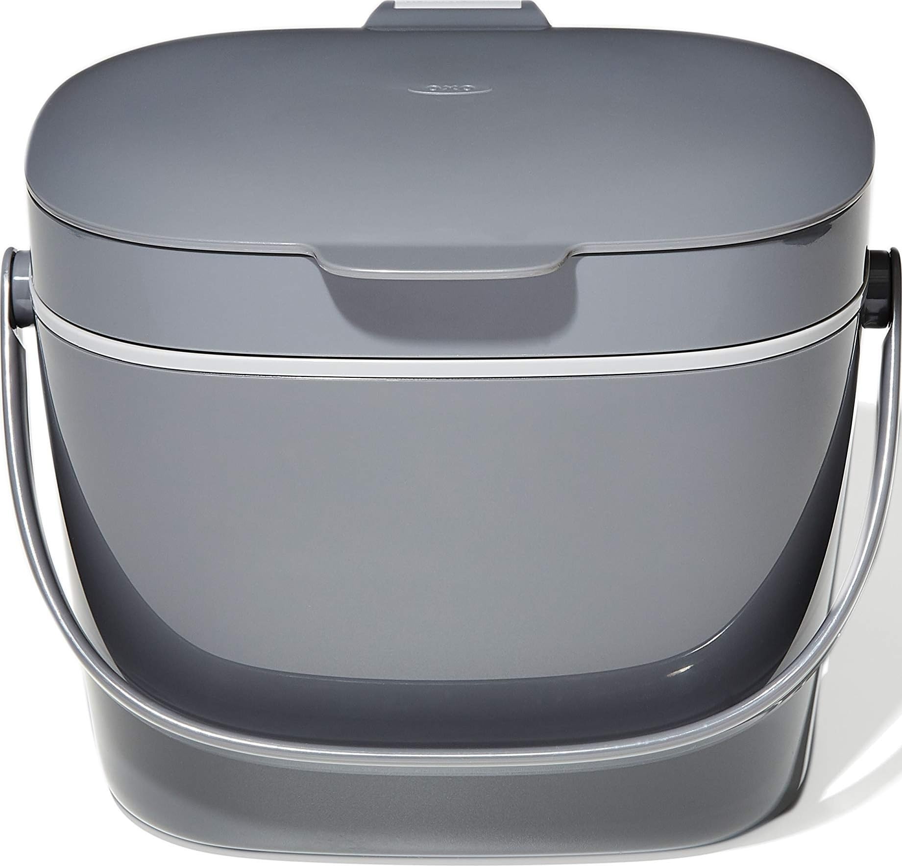 OXO Good Grips cubo compost frontal mostrando diseño compacto y discreción