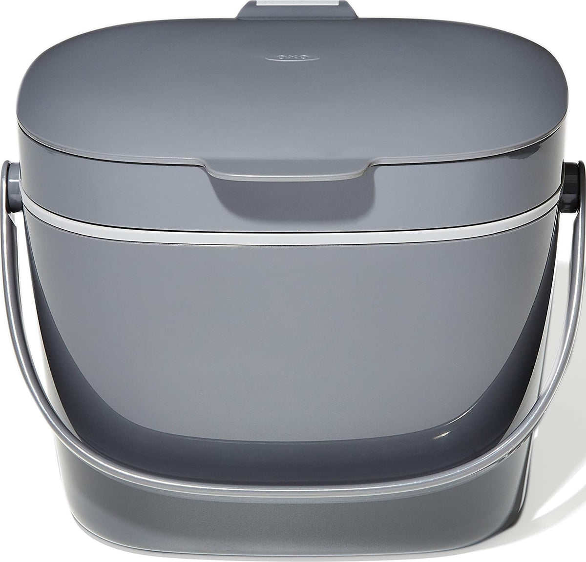 OXO Good Grips cubo compost frontal mostrando diseño compacto y discreción