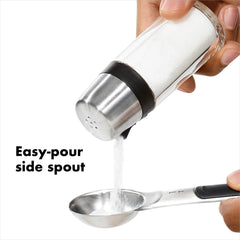 OXO Good Grips usados en cocina durante preparación señalando versatilidad