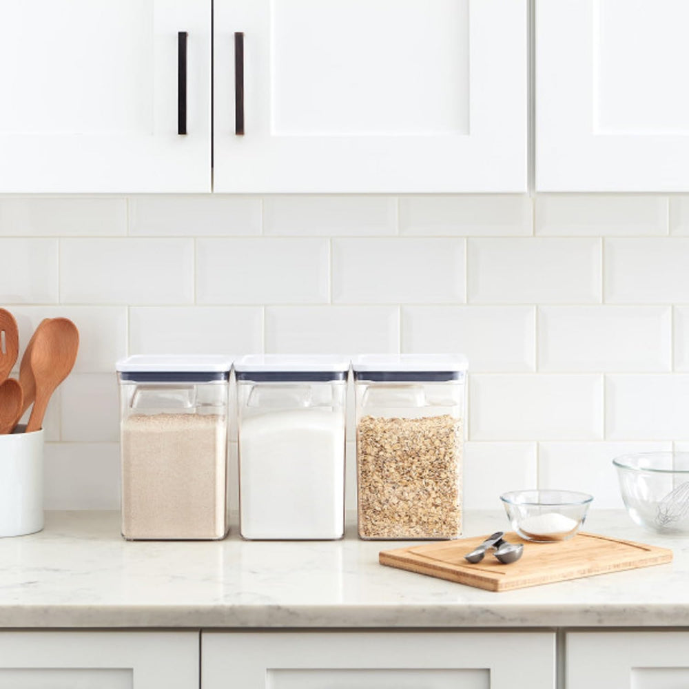 OXO contenedores en cocina mostrando organización y accesibilidad
