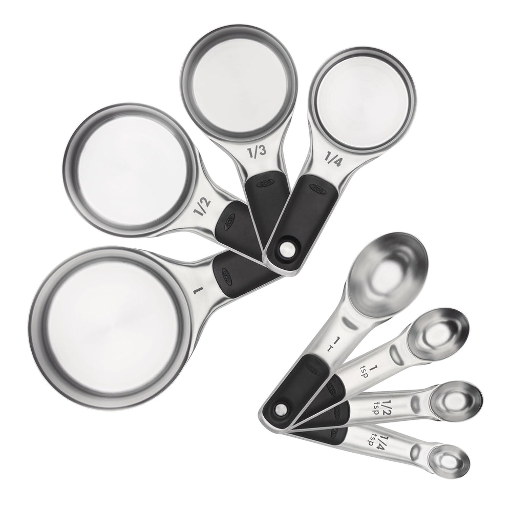 OXO vista frontal del juego en acero inoxidable con aspecto profesional