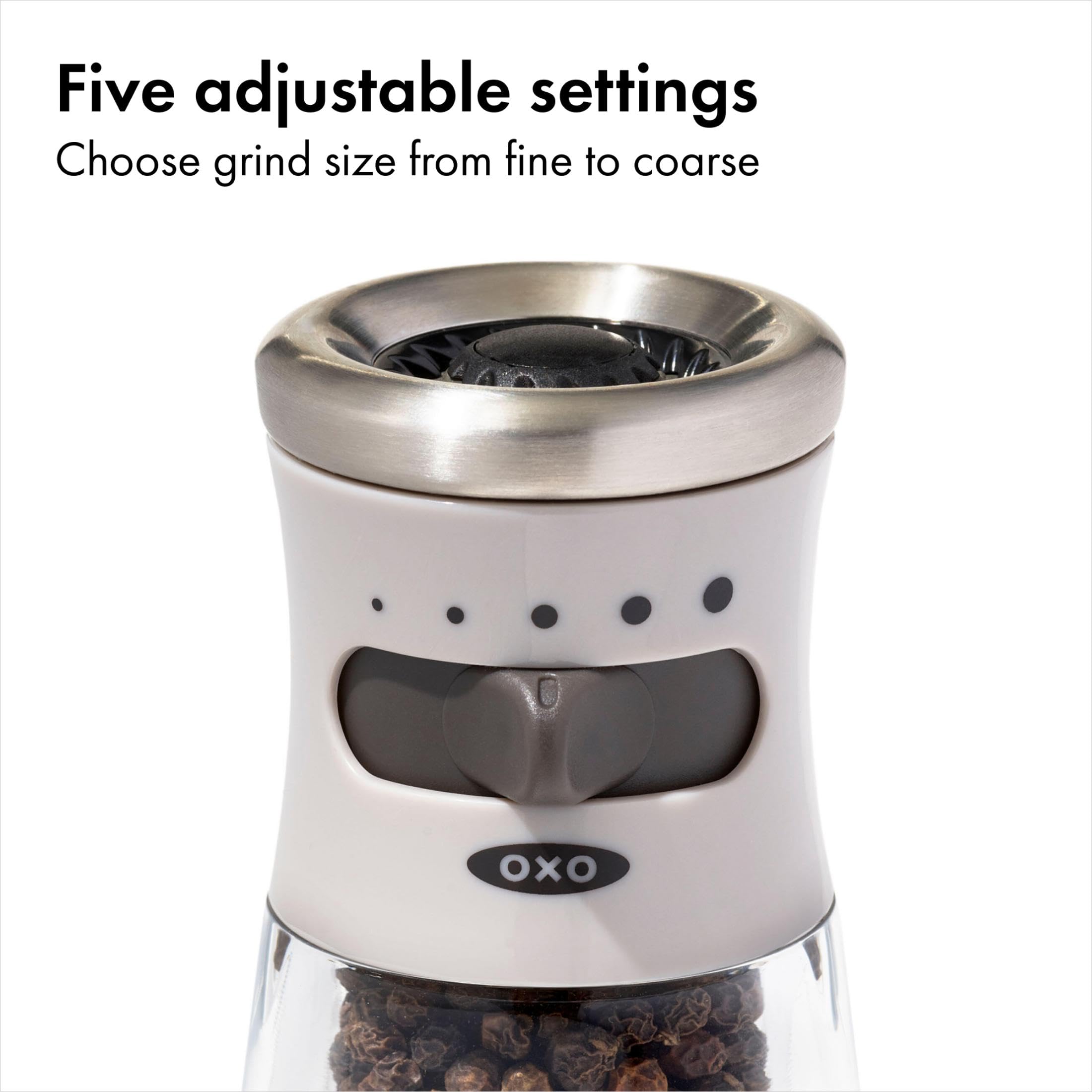 OXO tapa superior abierta facilitando el relleno sin derrames