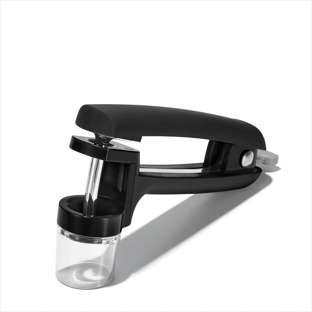 OXO sacabolas frontal con agarre antideslizante que facilita el uso