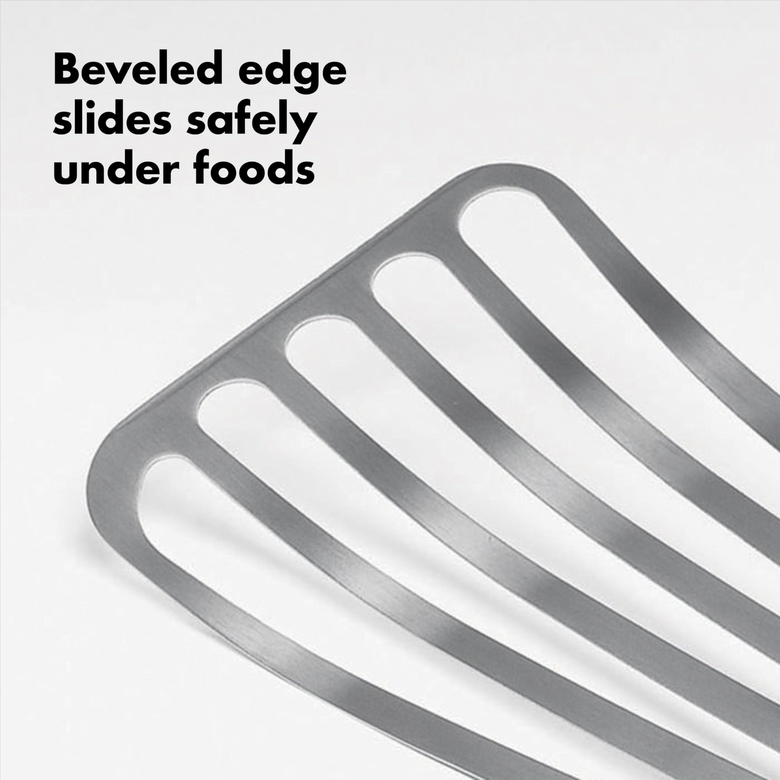 OXO espátula junto a bandeja grande, ideal para piezas grandes
