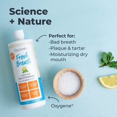 Persona usando Oxyfresh enjuague para sensación fresca y sin ardor