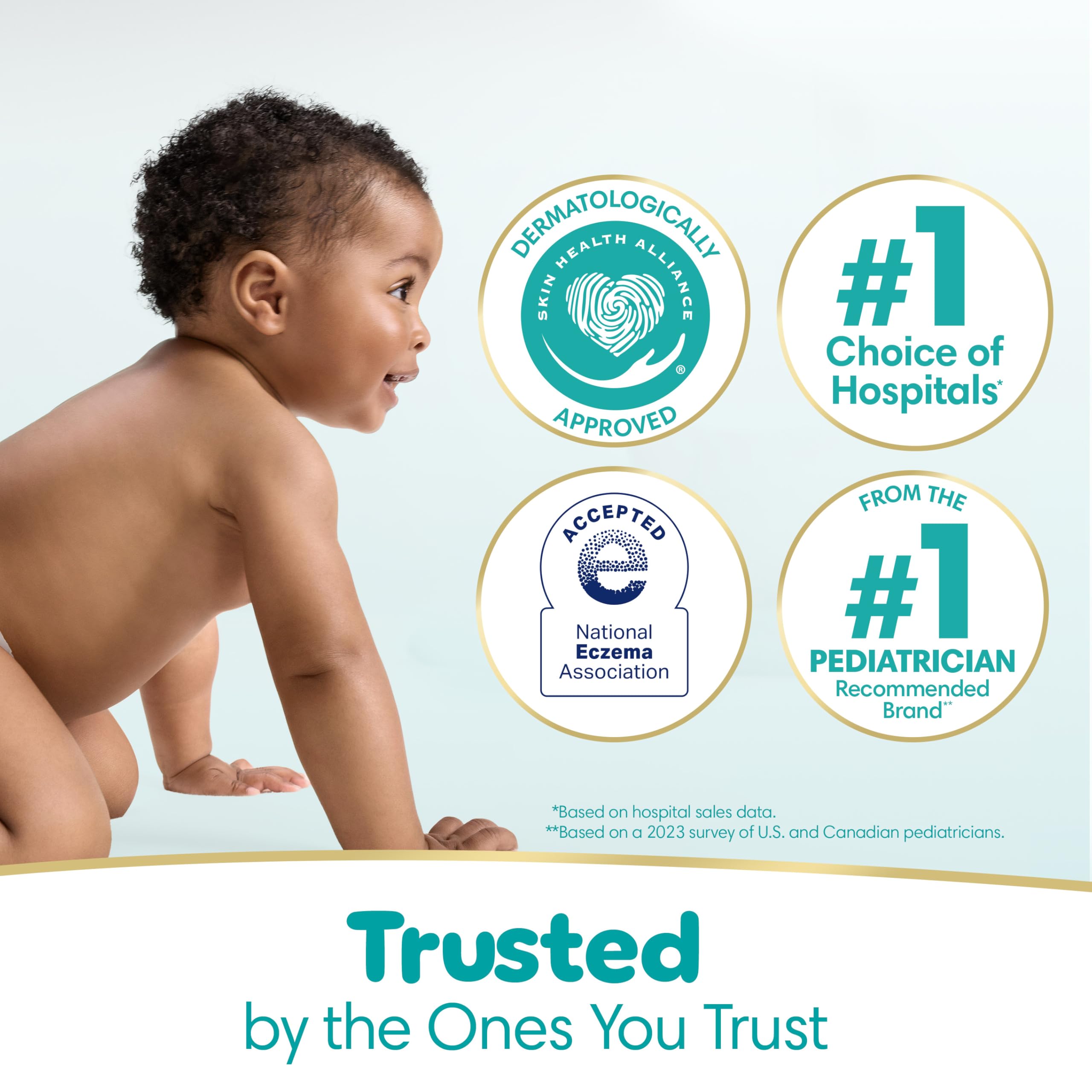 Pampers toallitas en uso durante cambio de pañal, limpieza rápida