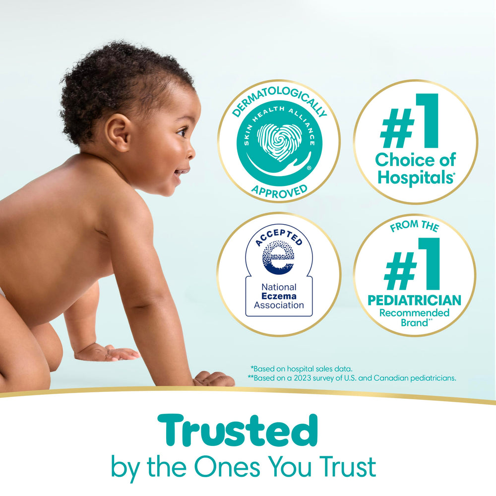 Pampers toallitas en uso durante cambio de pañal, limpieza rápida