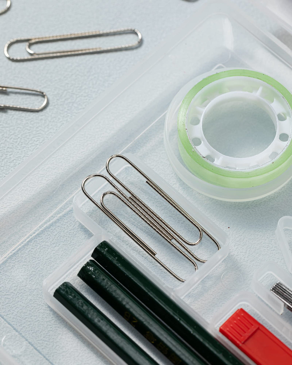 PAPERPAL clip usado como marcapáginas para lectura rápida