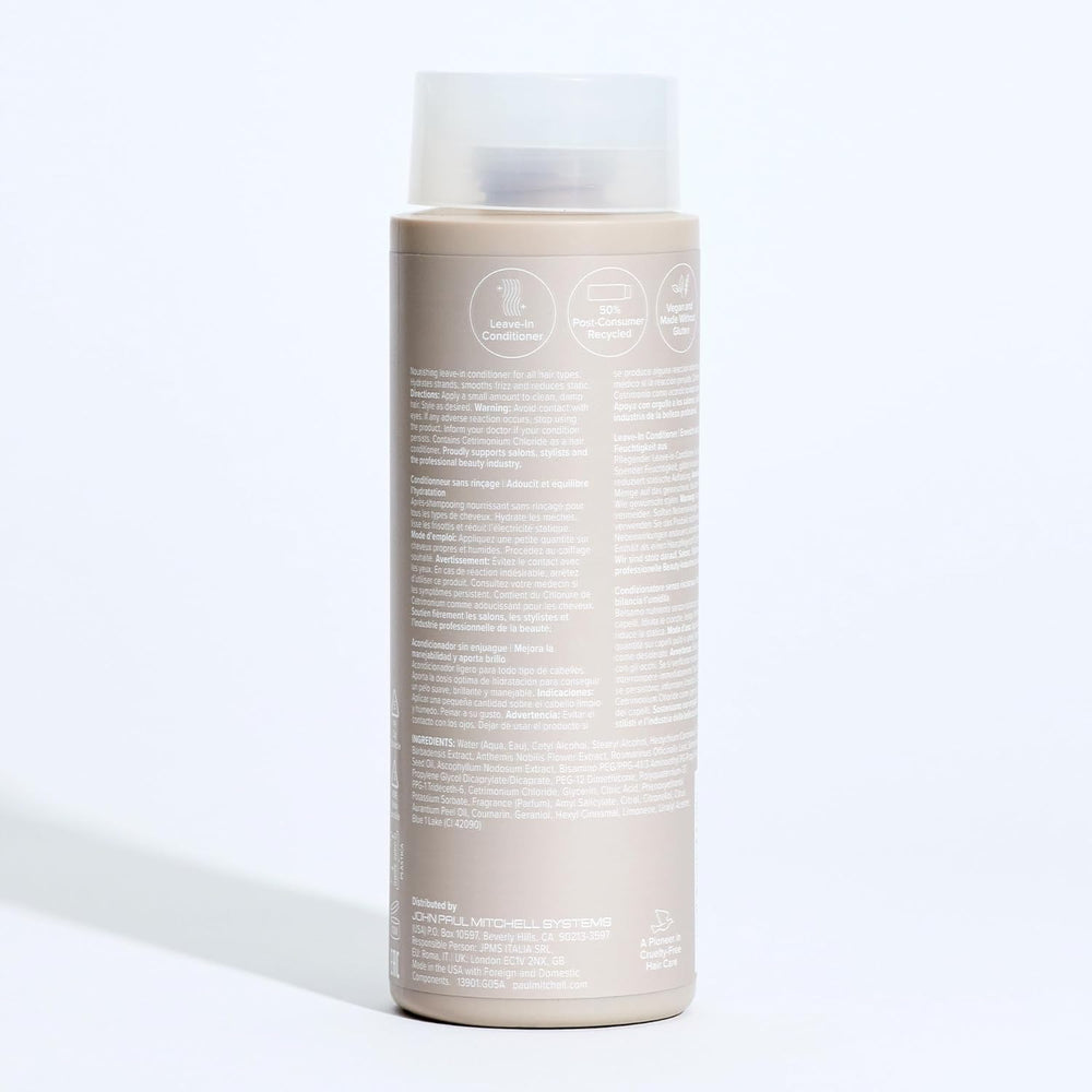 Paul Mitchell producto en baño realzando uso cotidiano y frescura