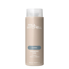 Paul Mitchell botella frontal mostrando el diseño y beneficio de limpieza suave