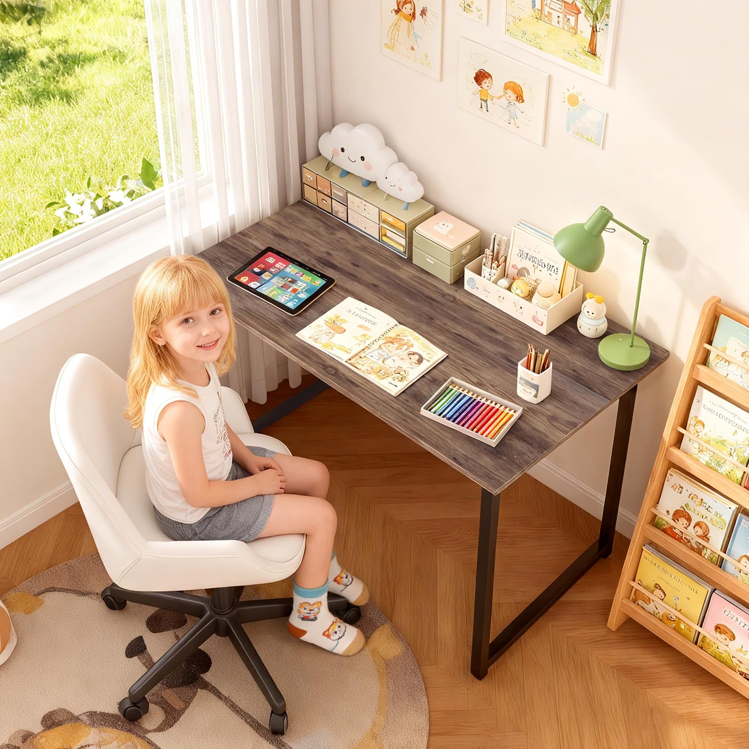 PayLessHere comparación de tamaño con silla, ideal para habitaciones pequeñas