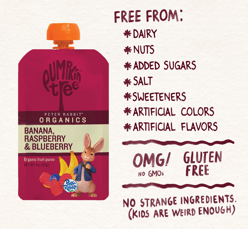 Peter Rabbit Organics bolsita en mano para comparar tamaño y controlar porciones