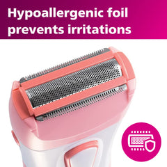 Philips Beauty afeitadora en uso en la ducha para afeitado húmedo seguro
