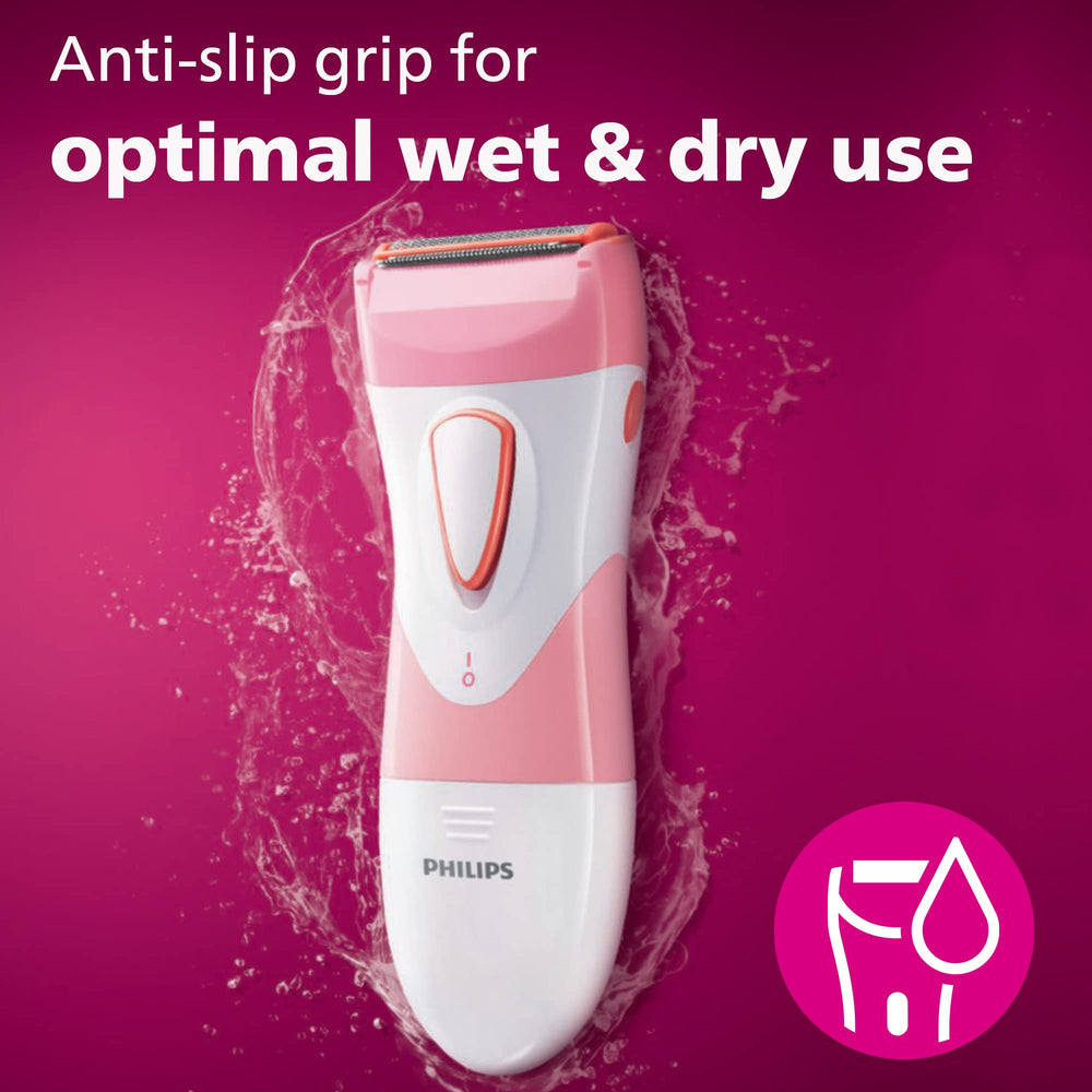 Philips Beauty al lado de una mano para mostrar tamaño y portabilidad