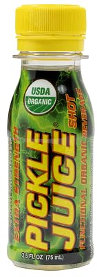 Pickle Juice detalle de botella y textura que destaca ingredientes orgánicos y concentración