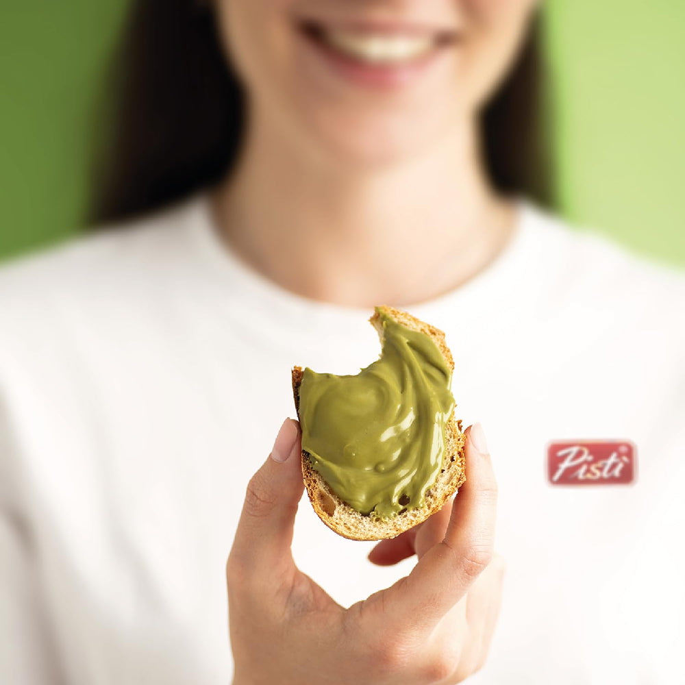 Pistì frasco en encimera de cocina con ingredientes, inspira uso en recetas diarias