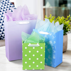 Plauthus bolsa con ropa dentro mostrando cómo guarda prendas medianas y grandes cómodamente