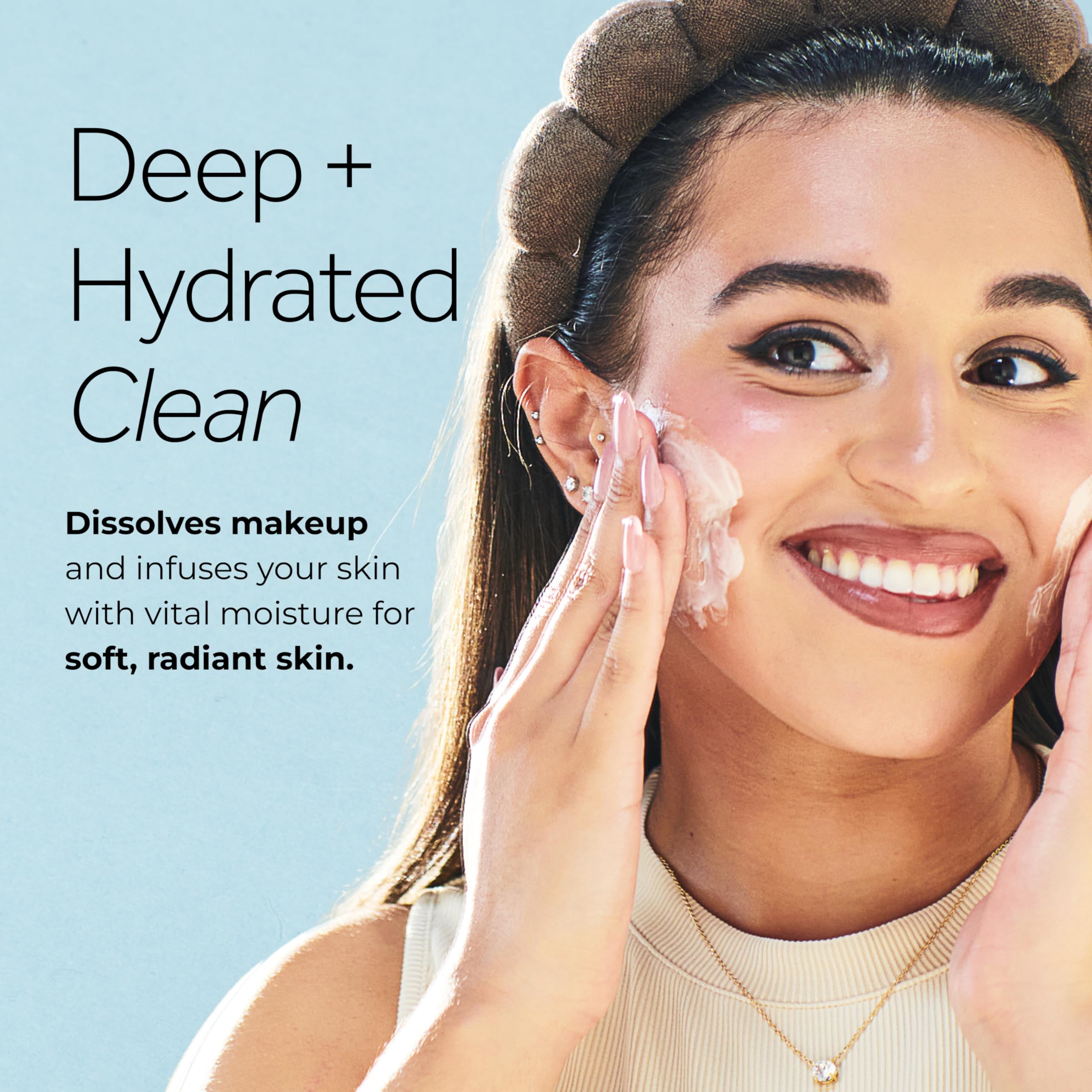 POND'S envase junto a una regla para comparar tamaño y duración del producto