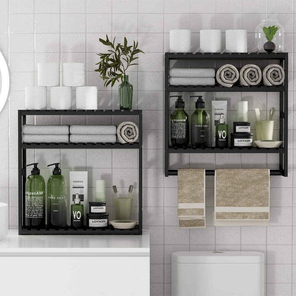 PPN estante en baño pequeño creando ambiente ordenado y acogedor