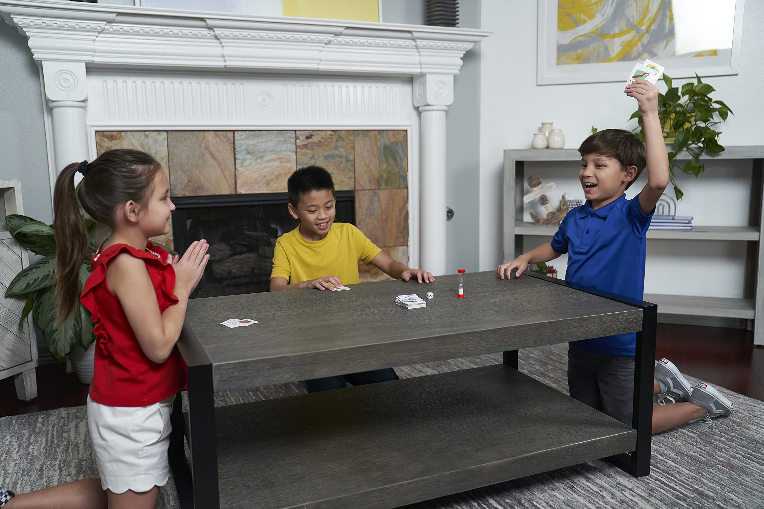 Pressman escena de juego en habitación infantil promoviendo diversión