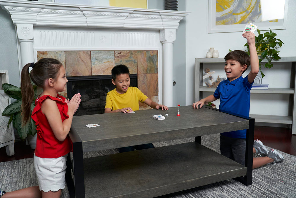 Pressman escena de juego en habitación infantil promoviendo diversión
