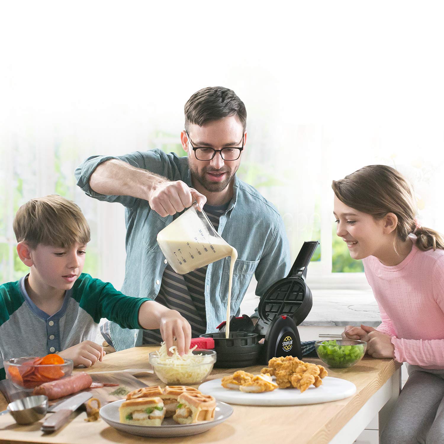 Presto guardado vertical con cable enrollado para ahorro de espacio en cocina