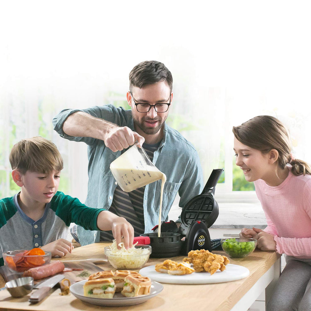 Presto guardado vertical con cable enrollado para ahorro de espacio en cocina