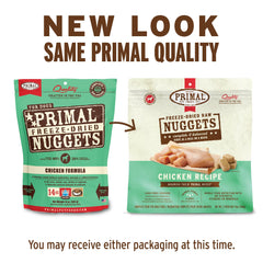 Primal Pet Foods acercamiento textural de nugget de pollo, indica frescura