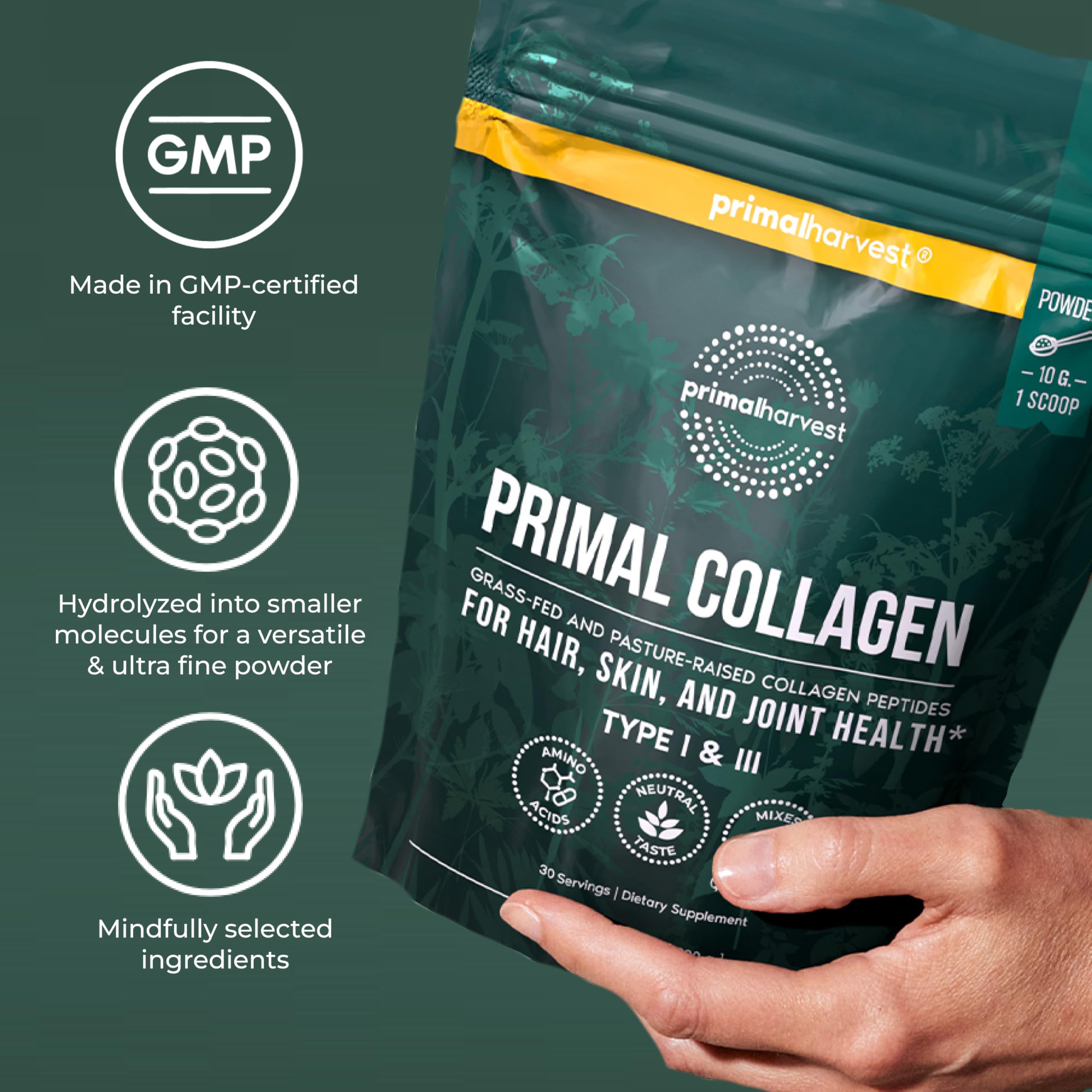 Primal Harvest Collagen bolsa en mano para comparar tamaño y porciones