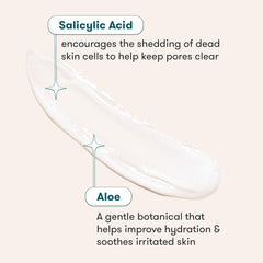 Proactiv limpiador en uso sobre rostro aplicando masaje suave para eliminar impurezas