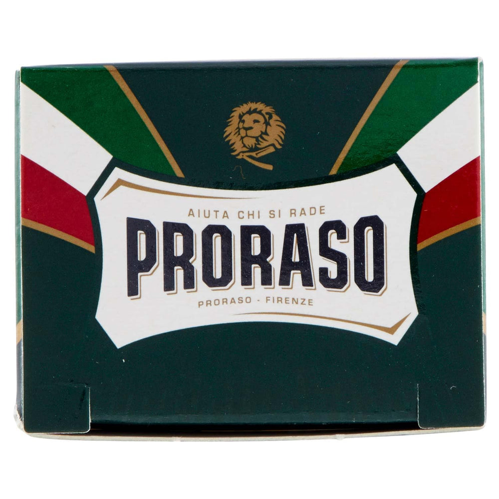 Proraso comparación de tamaño en mano para referencia de escala