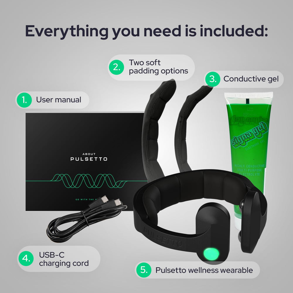 Pulsetto FIT con accesorios sobre mesa destacando componentes incluidos