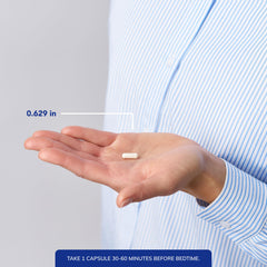 Pure Encapsulations cápsulas en mano para apreciar tamaño y dosificación