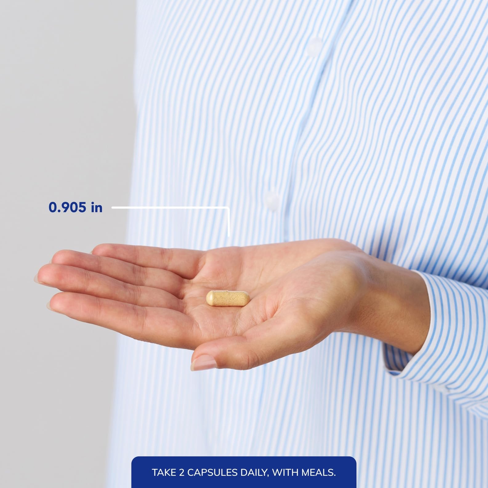 Pure Encapsulations cápsula en mano demostrando dosificación práctica