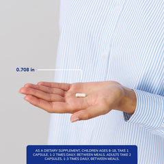 Pure Encapsulations cápsula en la mano para comparar tamaño y comodidad