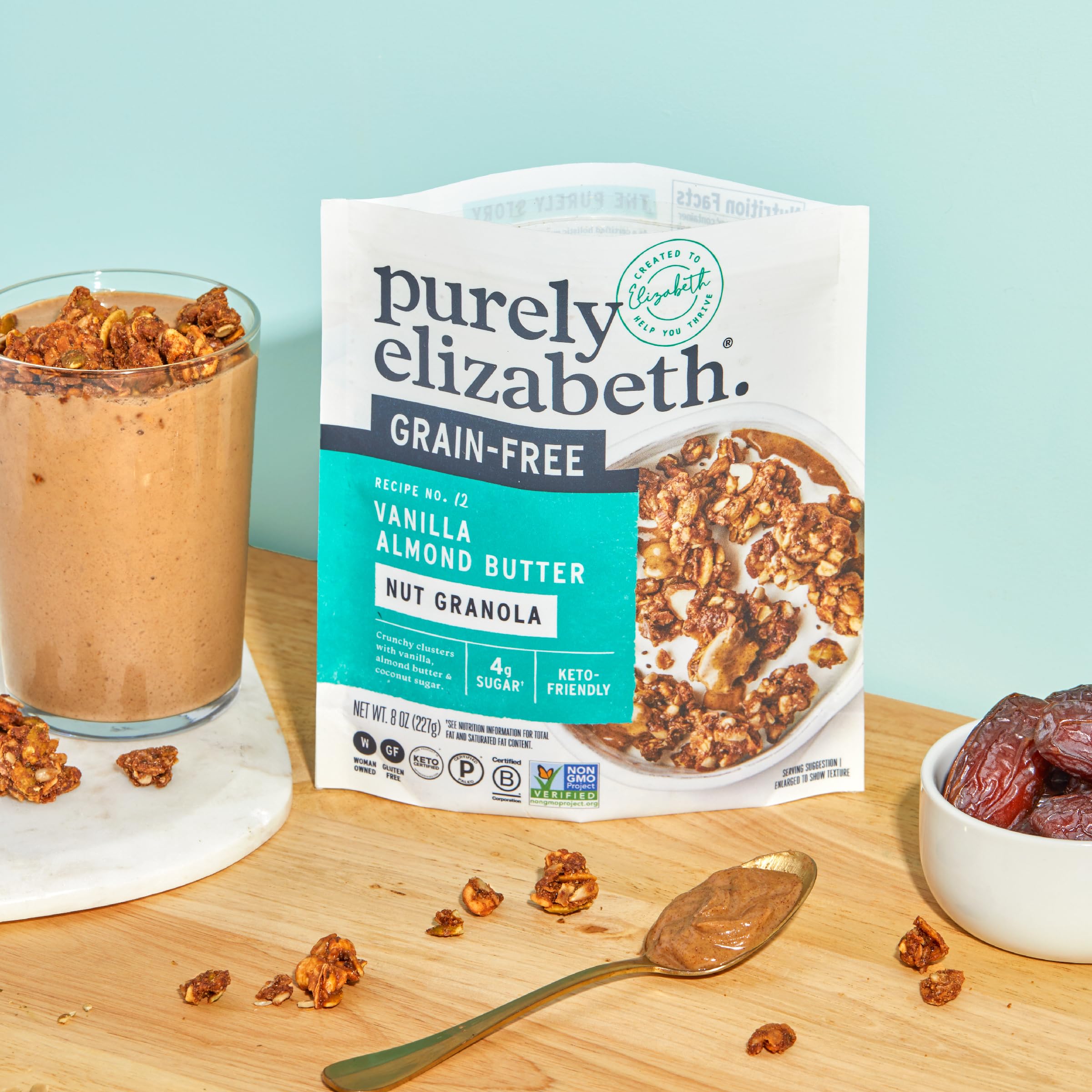 Purely Elizabeth bol servido con granola y yogur, muestra uso práctico y saciedad