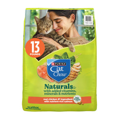 Purina Cat Chow empaque frontal mostrando fórmula natural y beneficios