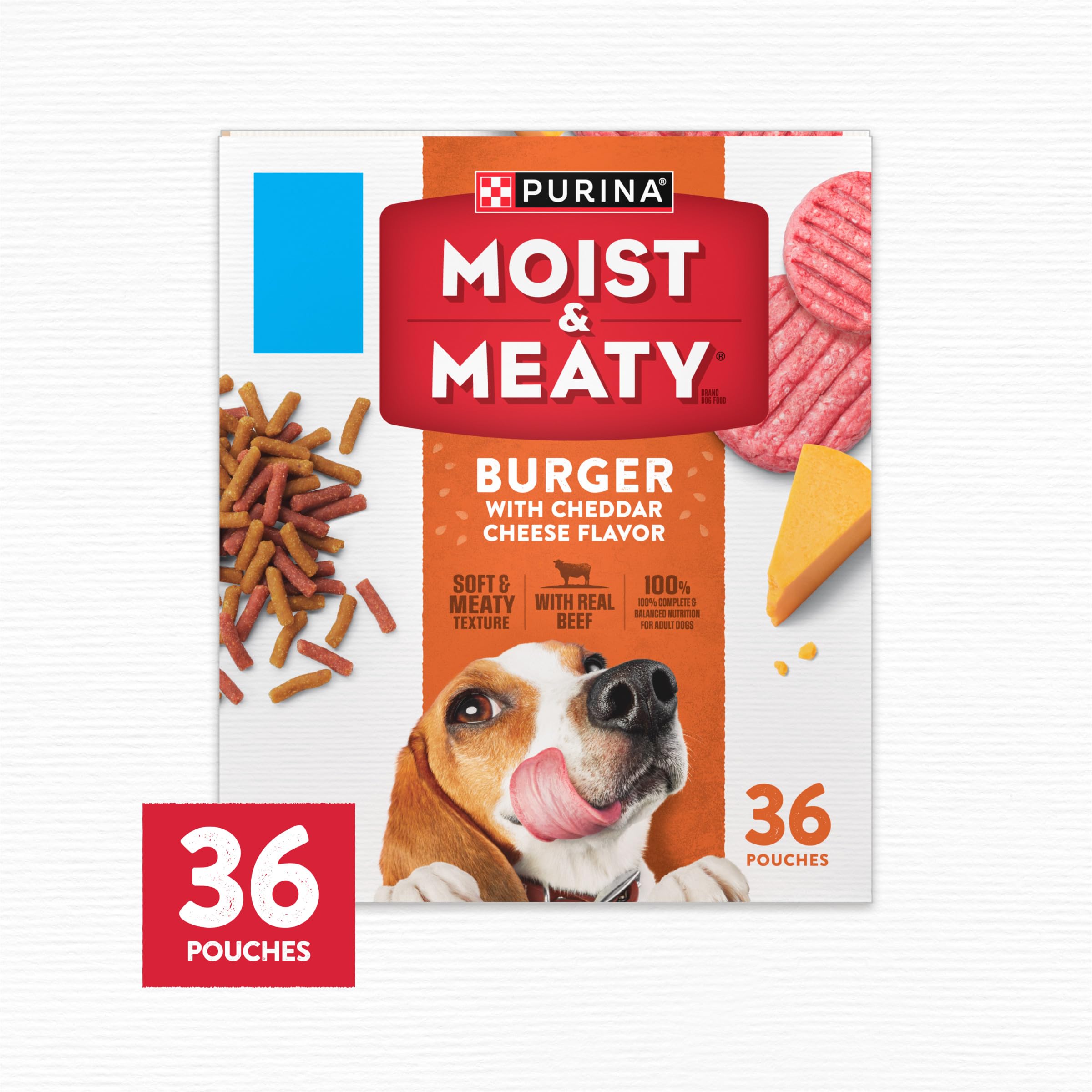 Purina Moist & Meaty pouch junto a mano para comparar tamaño y facilidad