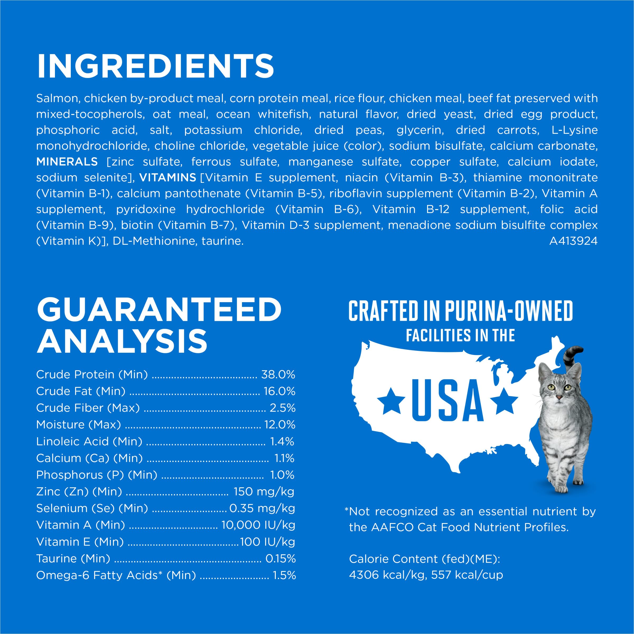 Purina ONE croqueta en mano para mostrar tamaño y escala conveniente