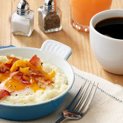 Quaker tazón en uso desayuno rápido y práctico