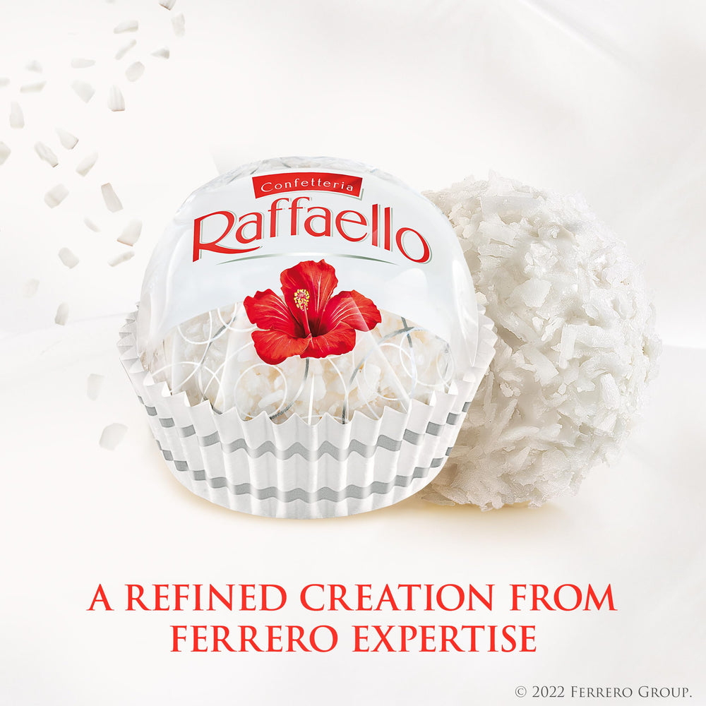 Raffaello en mano mostrando tamaño y porción práctica