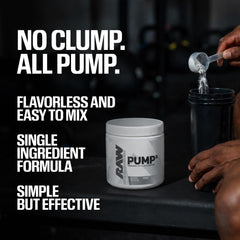 Comparación de RAW Pump2 en la mano para mostrar el tamaño del envase y facilidad de transporte