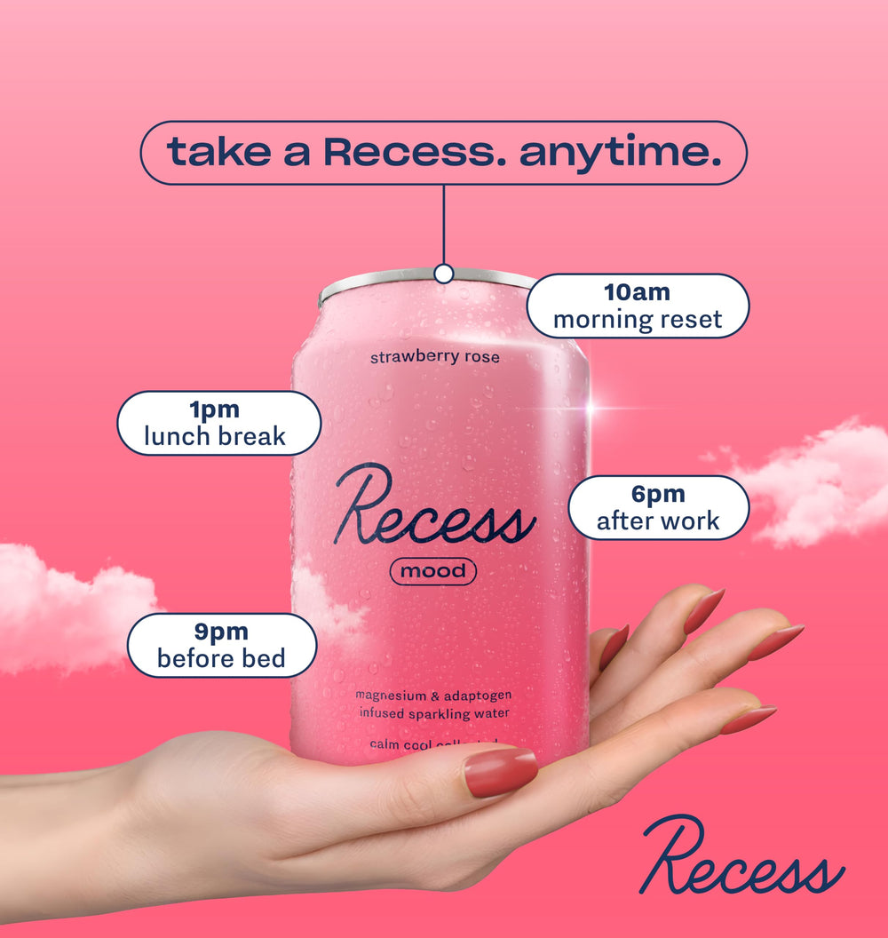 Recess lata abierta servida en vaso, muestra uso y sensación relajante