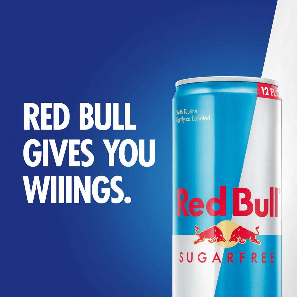 Lata Red Bull Sugarfree en mochila de viaje, opción ligera y lista para trayectos largos