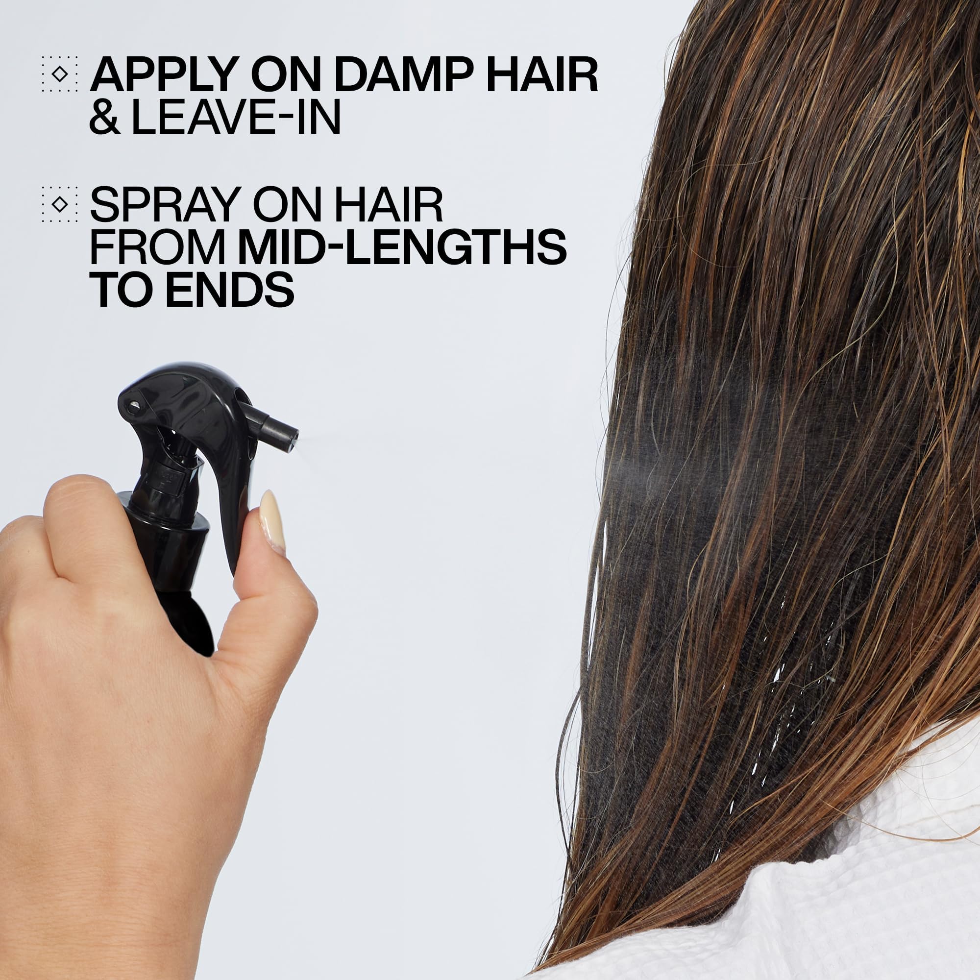 Redken producto junto a shampoo y acondicionador para rutina completa